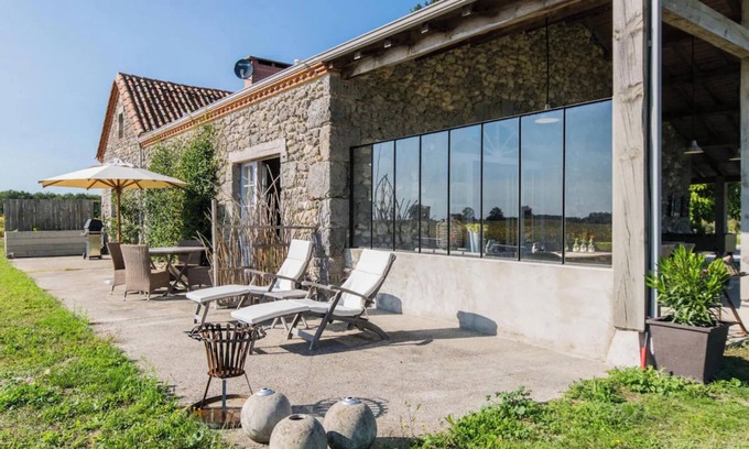 Fargues-sur-Ourbise Villa | Country House 'Manoir Penansud' with Private Pool, Private Terrace and Wi-Fi