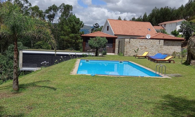 Arcos de Valdevez Cottage | Country house with private pool 2 min. from Ecovia