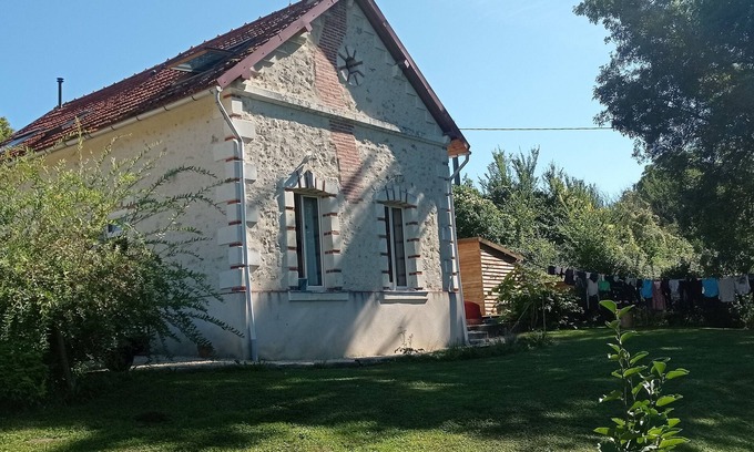 Pontigne House | Country house by a stream