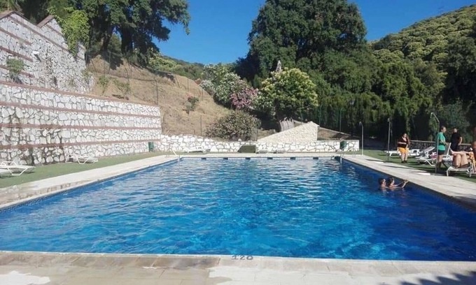 Pujerra Villa | Country House 'Casas Rurales El Viejo Castaño 1' with Mountain View, Wi-Fi and Air Conditioning