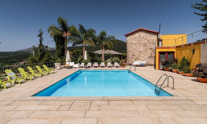 Bico Villa | Country House 'Eido Da Devesa' with Mountain View, Private Pool and Wi-Fi