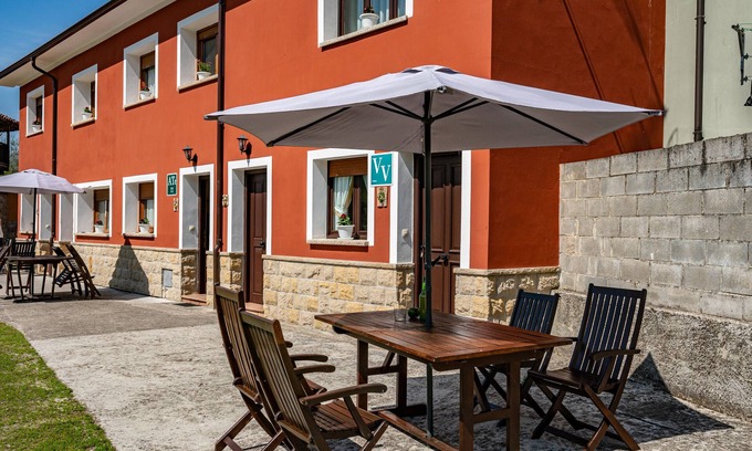 Soto de las Duenas House | Country House 'El Cuélebre' with Mountain View, Wi-Fi and Air Conditioning