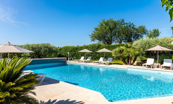 Crillon-le-Brave Cottage | Country House "Le Cyprès"