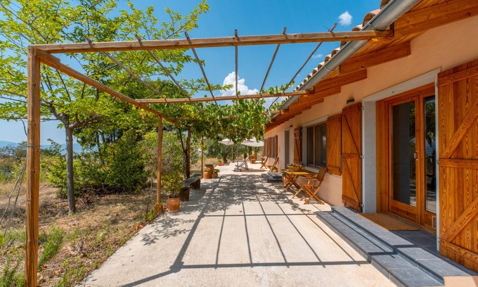 Ibi House | Country House 'Lluna' with Mountain View, Shared Pool and Wi-Fi