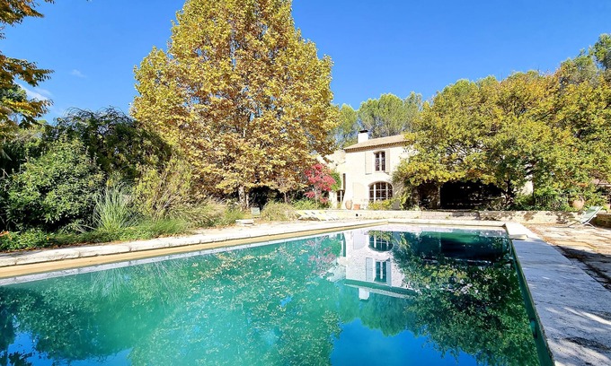 Lambesc House | Country House 'Mas Des Cigales Lambesc' with Private Pool, Wi-Fi and Air Conditioning