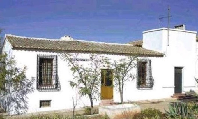Villena House | Country House 'Miramontes' with Mountain View, Private Terrace and Air Conditioning
