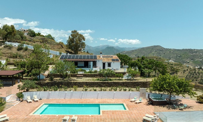 Competa Villa | Country House 'Mojito' with Sea View, Wi-Fi and Air Conditioning
