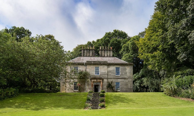 Cardrona House | Country House with large garden, ample parking, sleeping 18 people