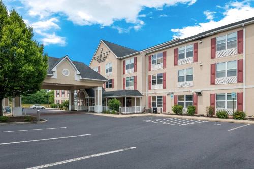 Harrisburg Hotel | Country Inn & Suites by Radisson, Harrisburg Northeast - Hershey
