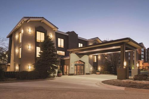 Hoffman Estates Hotel | Country Inn & Suites by Radisson, Chicago-Hoffman