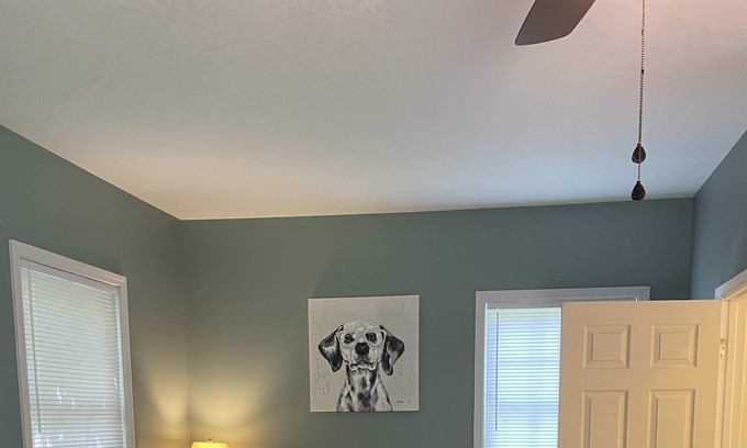 Knoxville Apartment | Country living studio. Close to town. 1 exit to Pigeon Forge