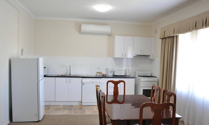 Bathurst Hotel | Country Lodge Motor Inn