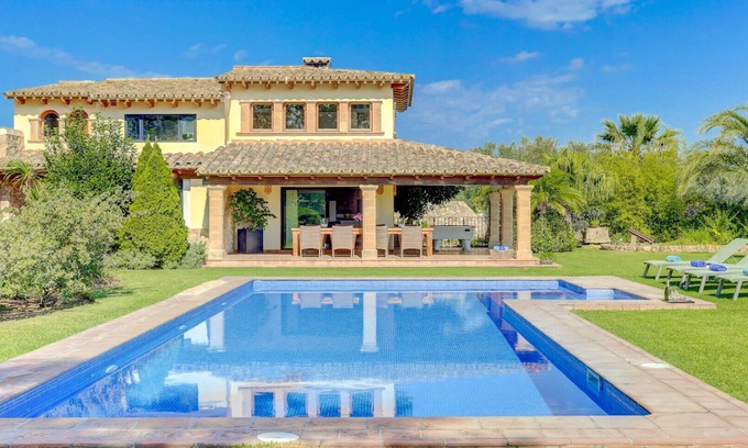 Puerto de Pollensa Villa | Country villa with pool