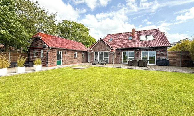Neufunnixsiel House | Country villa with sauna, fireplace, distant views, spacious garden in Neufunnixsiel