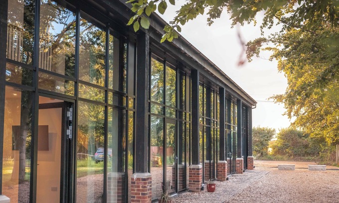 St Albans Apartment | Countryside retreat with stunning views!