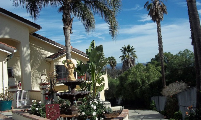 Country Club Apartment | Countryside Retreat with Panoramic Views