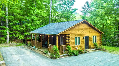 Intervale House | Couples Getaway Log Cabin in the White Mountains