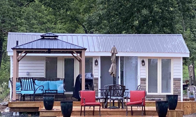 Campbellford Apartment | Couples Retreat