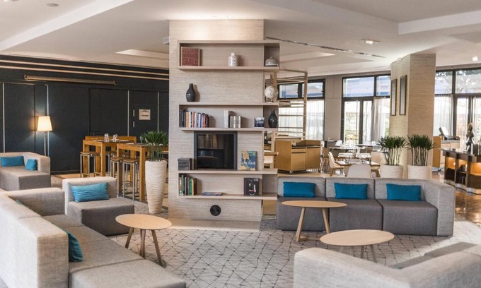 Petit-Colombes Hotel | Courtyard by Marriott Paris La Defense West - Colombes