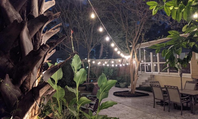 Broadmoor House | Courtyard Hideaway