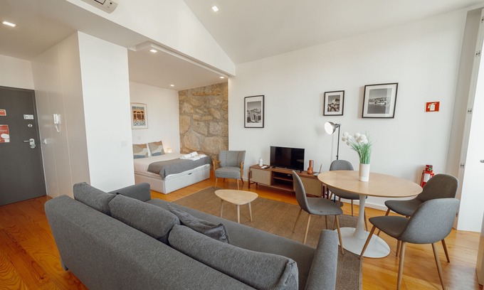 Campanha Apartment | COURTYARD OPORTO DESIGN APARTMENT F