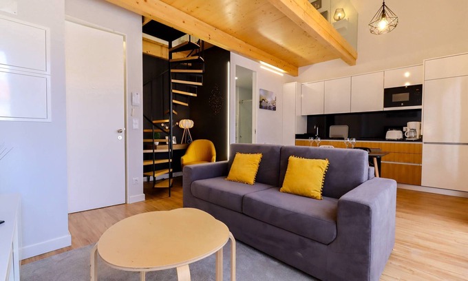 Viana do Castelo Apartment | Coutinho's Apartment - City Centre Apt with Balcony