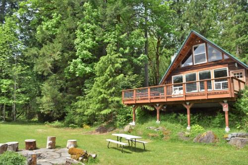 Packwood House | Cowlitz River Cabin