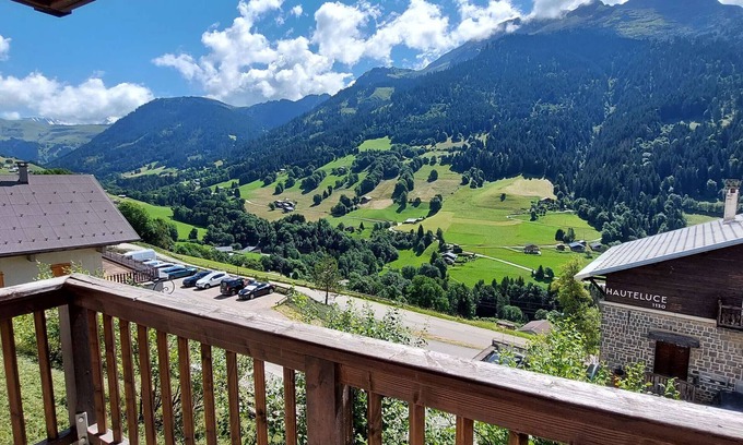 Hauteluce Apartment | Cozy 1-Bed Apt in Hauteluce, Sleeps 4, Parking, Pool, Fitness, Near Lifts & Shops