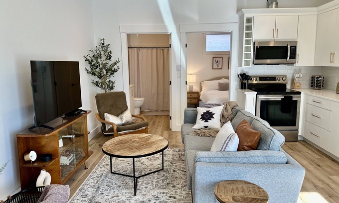 Dartmouth Apartment | Cozy 1 Bedroom Apartment Downtown Dartmouth