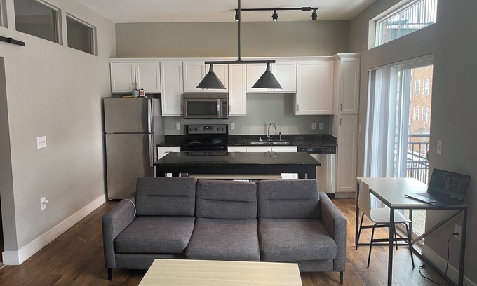 Weinland Park Apartment | Cozy 1-bedroom apartment in lovely Columbus with AC, fitness room, WiFi