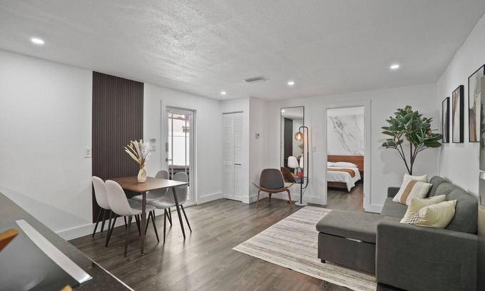 Tamiami Apartment | Cozy 1-bedroom apartment in Prima location Miami up to 4 guests