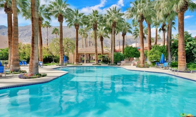 Downtown Palm Springs Condo | Cozy 1-Bedroom Condo in beautiful Palm Springs with fitness room, AC
