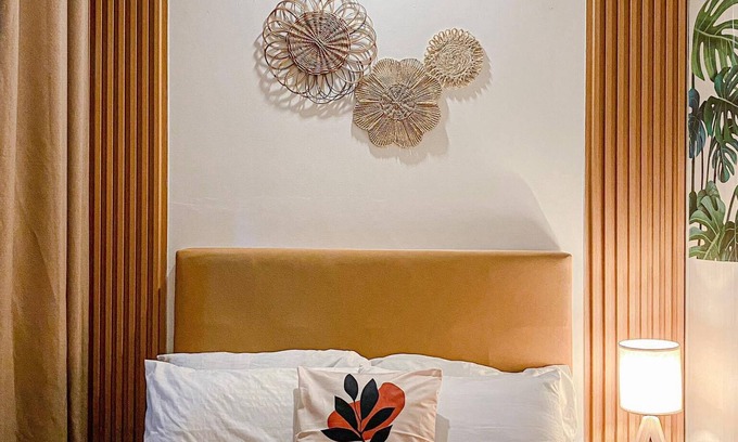 Makati Central Business District Condo | Cozy 1-bedroom condo in lovely Makati with Pool and City view, WiFi and Netflix
