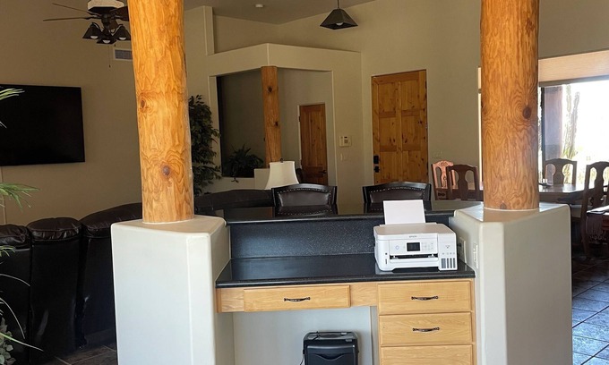 New River House | Cozy 1-bedroom house with WiFi, AC in pleasant New River