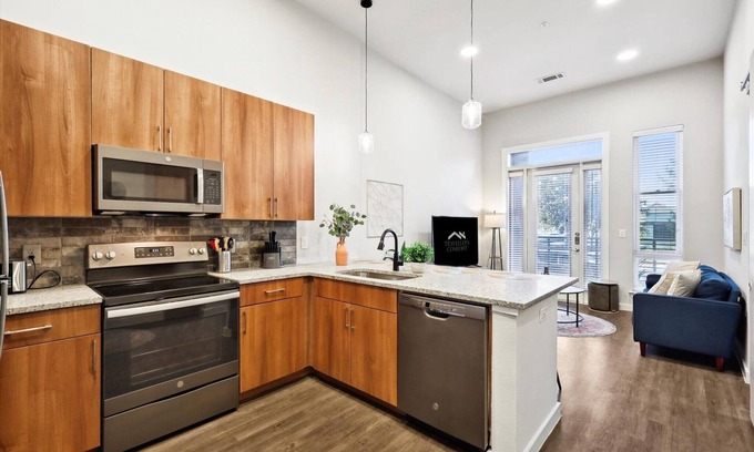Fairmount Apartment | Cozy 1-bedroom with WiFi, fitness room in charming Fort Worth