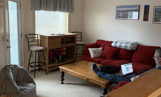 Warren Condo | Cozy 1 BR Sugarbush Condo-sleeps 4