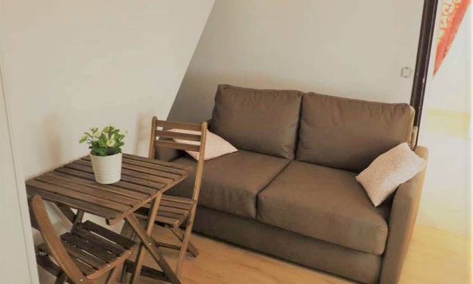 Compiègne Apartment | Cozy 1 Bedroom close to Paris