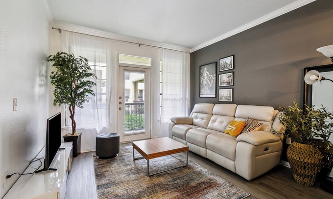 Mid City South Condo | Cozy 1BR Condo Near LSU Gated Community