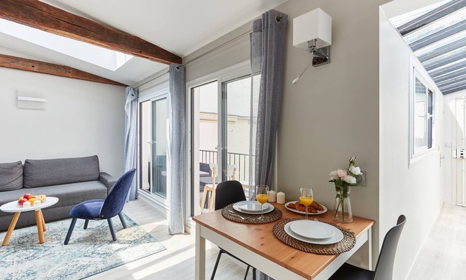 Saint-Germain-des-Pres Apartment | Cozy 1BR in The Heart of St Germain des Pres