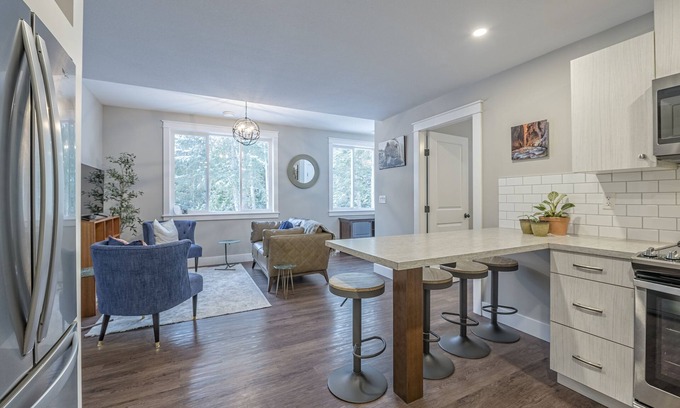 Vernon Apartment | Cozy 2 bed/1 bath private suite on 5 acre farm close to Silver Star and Vernon.