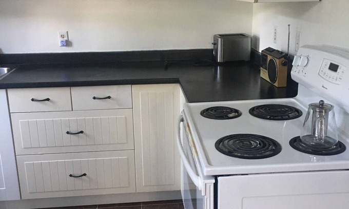 Brockville Apartment | Cozy 2-bedrm apartment in historic Brockville!