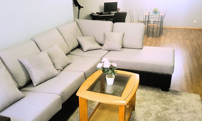 Calgary House | Cozy 2-Bedroom Basement Suite Retreat Calgary