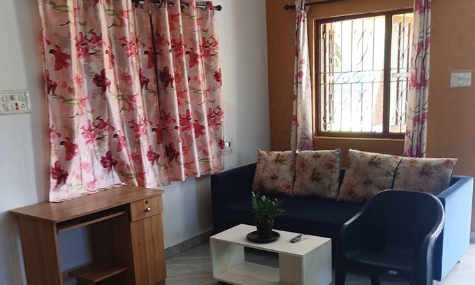 Sangolda House | Cozy 2-bedroom bungalow with WiFi and AC Sangolda North Goa swimming pool
