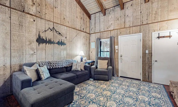 Angel Fire Condo | Cozy 2-bedroom condo 2/2 just blocks from base-with W/D and wifi