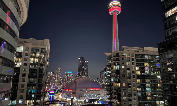 Central Waterfront Condo | Cozy 2-bedroom condo with AC, fitness room in pleasant Toronto downtown