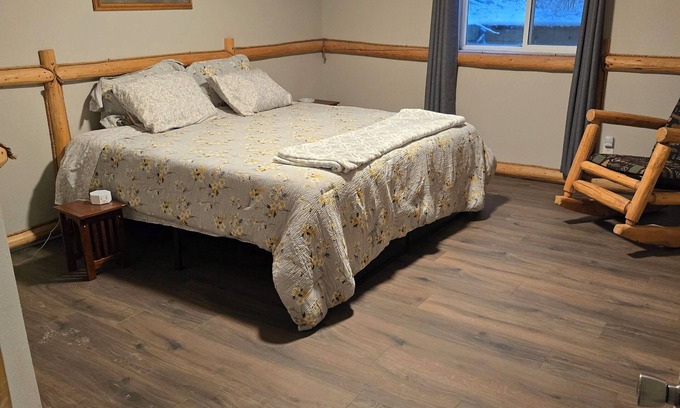Victor Other | Cozy 2-bedroom farmhouse in charming Pinesdale with WiFi