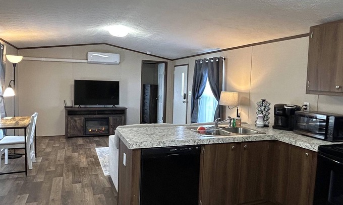 Pomerene House | Cozy 2-Bedroom Getaway