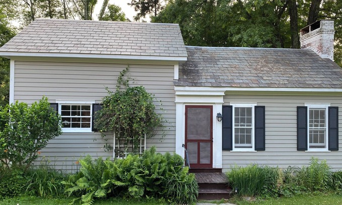 Greenwich Other | Cozy 2-bedroom guesthouse on a charming farm setting