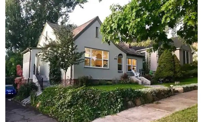 Altamont House | Cozy 2-bedroom home in charming neighborhood