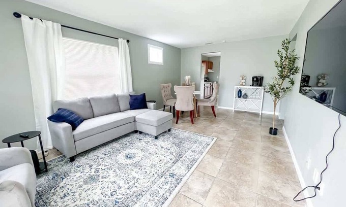 Dade City House | Cozy 2 Bedroom home, Dade City! #2